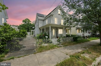 8 E Mcneal St, Millville, NJ 08332