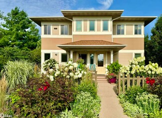 2040 Sapphire Ln Unit 2, Fairfield, IA 52556