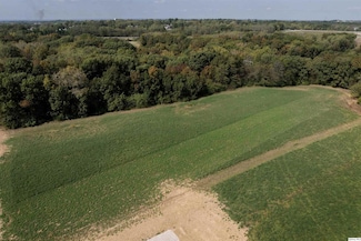 5911 Orchards Edge Ln, Quincy, IL 62305