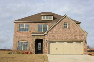 2606 Salford St, Auburn, AL 36832