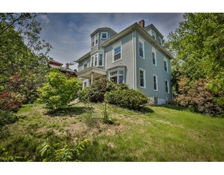 10 Mount Vernon St, Haverhill, MA 01830