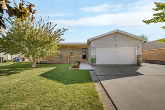 2365 Chestnut Ln, Morris, IL 60450