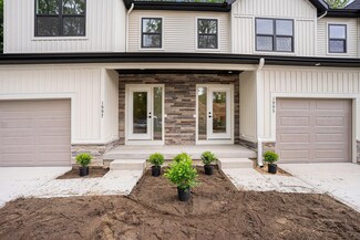 1979 N Shorewood Ln Unit 7, Holland, MI 49423