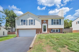 6032 Old Manor Ct, Roanoke, VA 24019