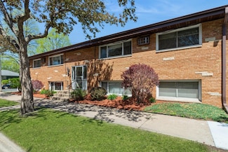 135 16th Ave NE, Minneapolis, MN 55413