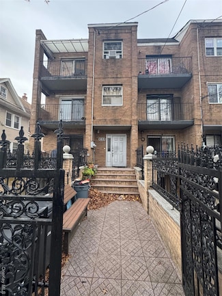 14511 105th Ave, Jamaica, NY 11435