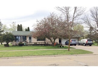 313 S Farwell St, Verndale, MN 56481