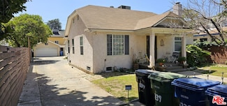 1239 N Beachwood Dr, Los Angeles, CA 90038