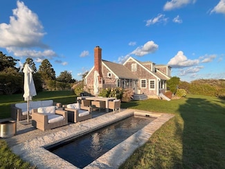 11 Greenhouse Ln, Chilmark, MA 02535