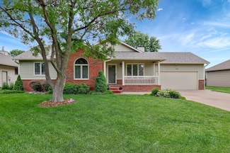 402 S Fieldcrest St, Wichita, KS 67209