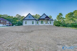 134 Plantation Cir, Killen, AL 35645