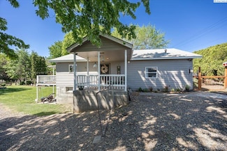 805 Babs Ave, Benton City, WA 99320