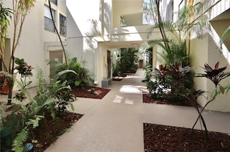 20350 W Country Club Dr Unit 104-4, Aventura, FL 33180