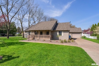 807 NW 3rd Ave, Aledo, IL 61231