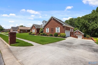 515 Chantels Way SW, Hartselle, AL 35640