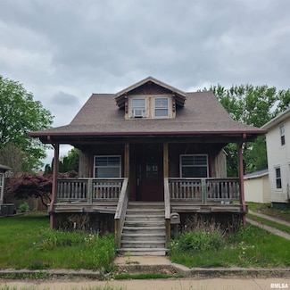 207 W Main St, Knoxville, IL 61448