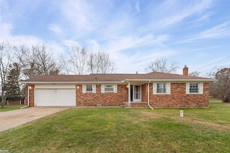 13300 Firestone Dr, Fenton, MI 48430
