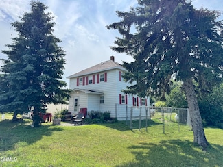 102 Cooley St, Wildrose, ND 58795
