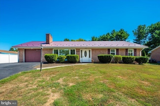 10535 Peachtree Ln, Williamsport, MD 21795