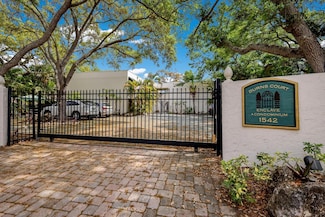 1542 Oak St Unit 6, Sarasota, FL 34236