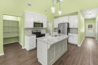 806 S Newsom St, Mineola, TX 75773