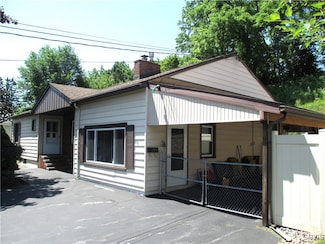 119 Century Dr, Syracuse, NY 13209