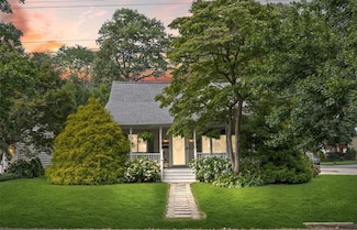 300 3rd Ave, East Northport, NY 11731