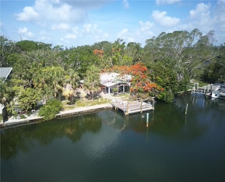 6 Sea Ln S, Saint Petersburg, FL 33705