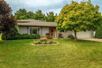 1410 Bea Ann Dr, Dodgeville, WI 53533