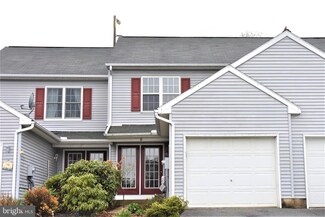8 Broadwinge Cir, Hamburg, PA 19526
