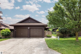 2174 Hammond Place E, Traverse City, MI 49686