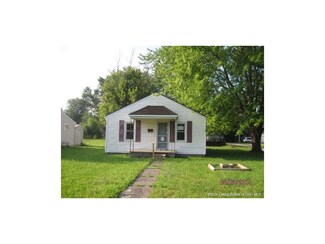 365 W Cross St, Austin, IN 47102