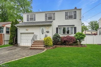548 Birchwood Rd, Linden, NJ 07036