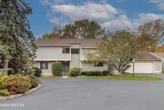 626 W Lyon Farm Dr, Greenwich, CT 06831