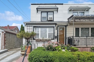 3211 204th St, Bayside, NY 11361