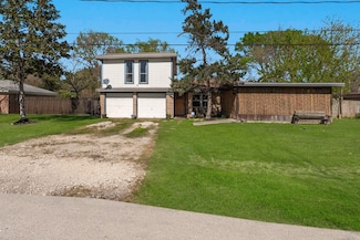 3115 Michael St, Bacliff, TX 77518