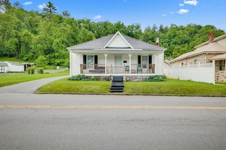 427 Kents Ridge Rd, Richlands, VA 24641
