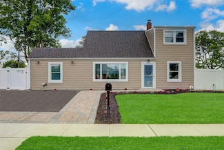 59 Harvest Ln, Levittown, NY 11756
