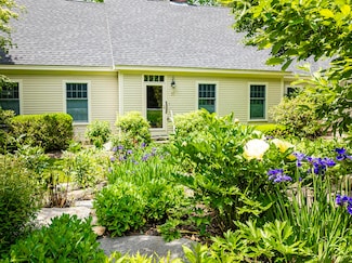 42 Stonehurst Dr, Camden, ME 04843