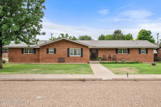 2501 N 2nd St, Tahoka, TX 79373
