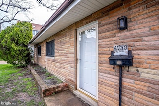 4930 19th St N, Arlington, VA 22207