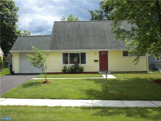 39 Mintleaf Rd, Levittown, PA 19056