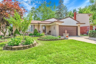 3281 Brookshire St, Trenton, MI 48183