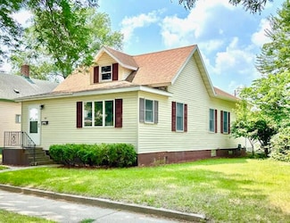 1311 Kane St, La Crosse, WI 54603