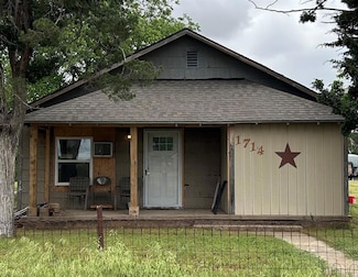 1714 N New York Ave, Mangum, OK 73554
