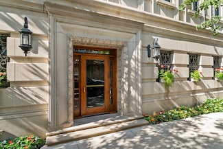 2912 N Commonwealth Ave Unit 11, Chicago, IL 60657