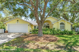 722 Hyannie St NE, Palm Bay, FL 32907
