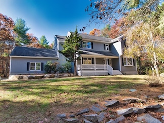 39 Panettieri Dr, Lakeville, MA 02347