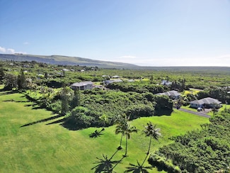 94-1445 Kia Kahi St, Naalehu, HI 96772