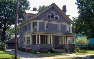 47 Garfield St, Springfield, MA 01108